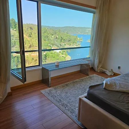 Nyaraló Lakehouse *