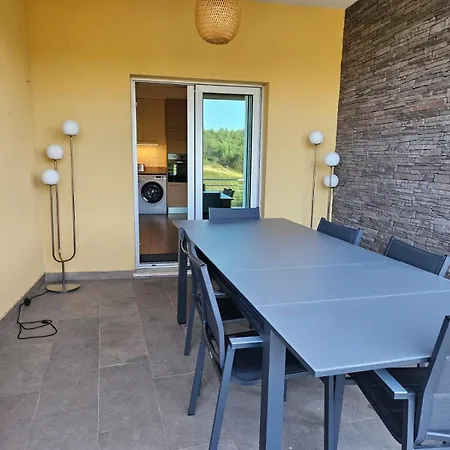 Lakehouse Nyaraló *